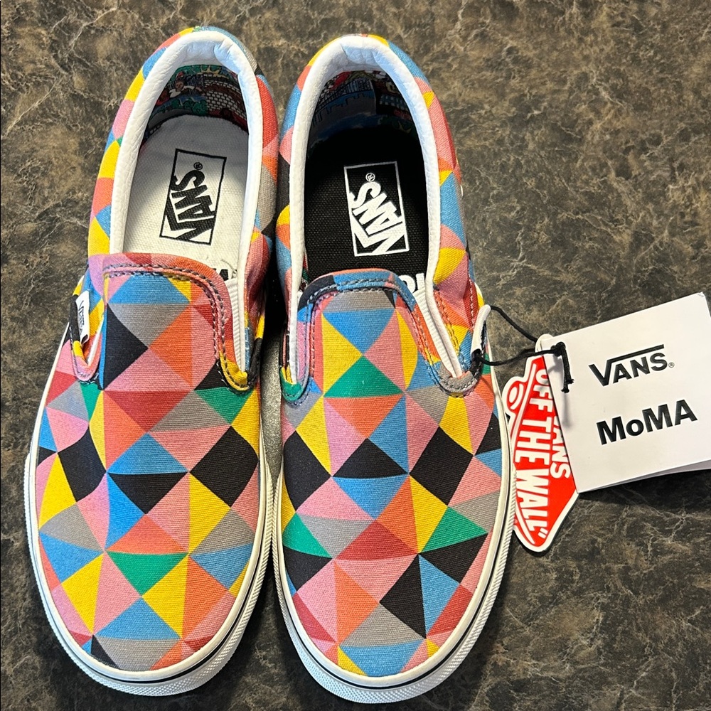 Vans Women’s/Kids MOMO Slip-On Sneakers size 5 women’s (3.5 men’s)